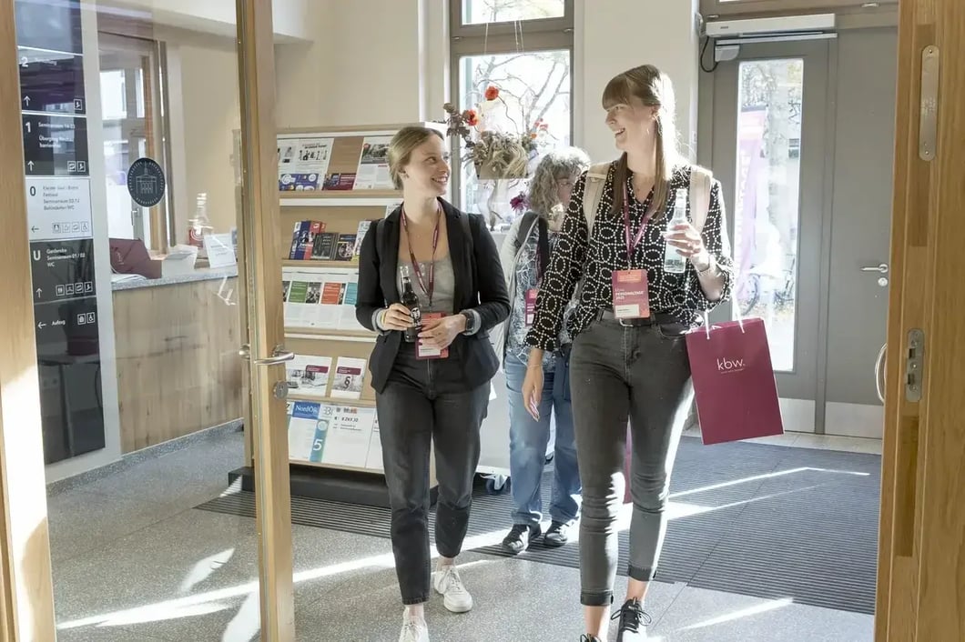 Teilnehmerinnen im Gespräch