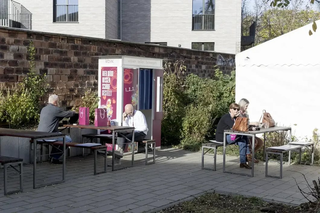 Außenansicht mit Fotoautomat